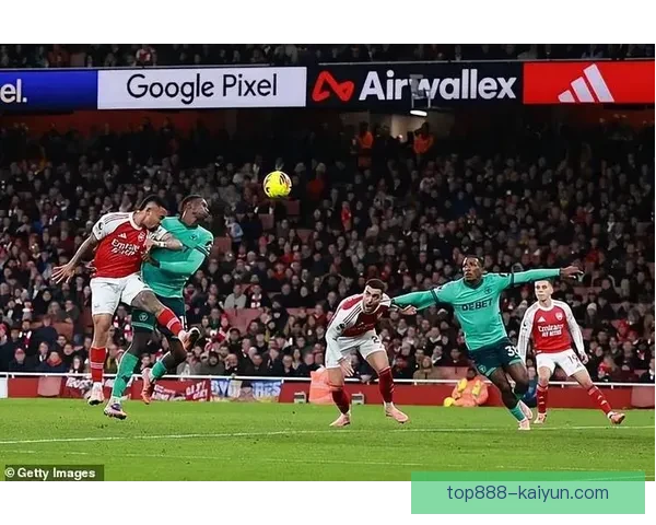 英超阿森纳宣布续约萨卡，保持球队核心竞争力与未来发展潜力