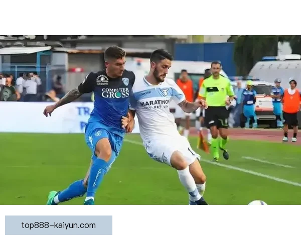 阿切尔比防守能力持续提升，成为球队后防线的关键人物